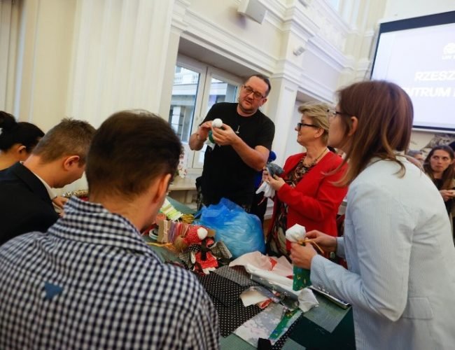 63bc7a60c1042_o_large